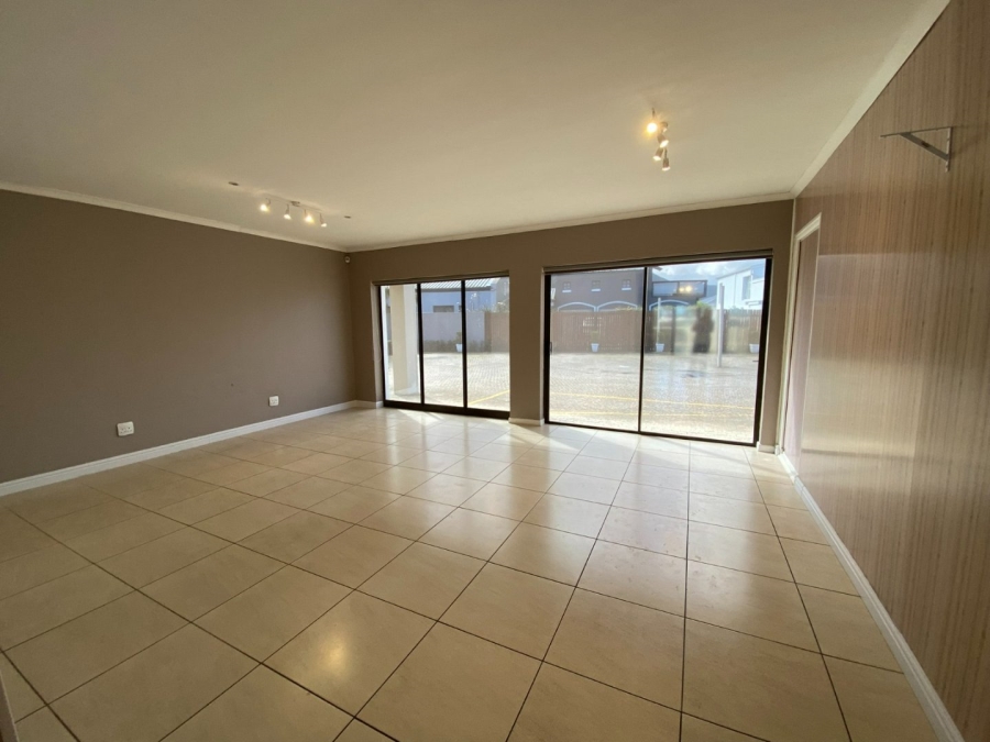 5 Bedroom Property for Sale in Highlands Western Cape